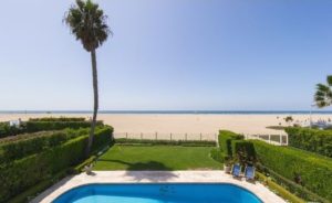 Renting a beach house in Los Angeles